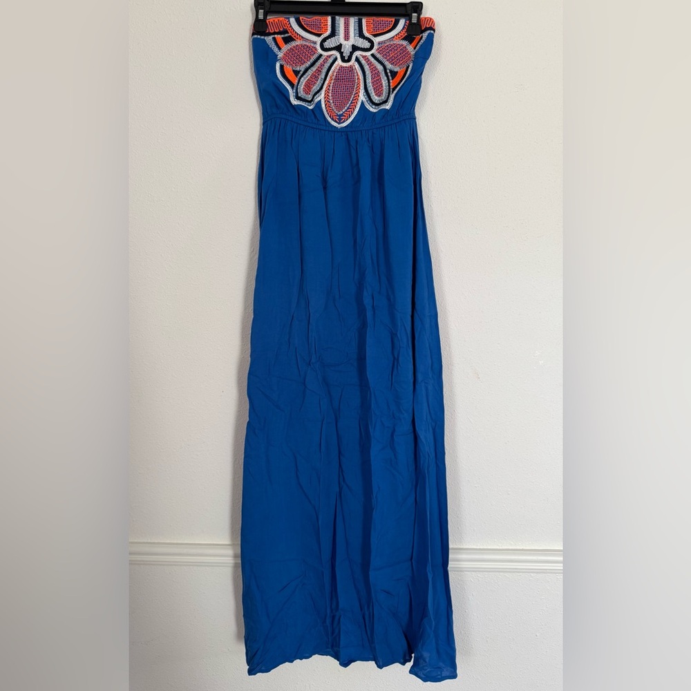 Long Blue strapless Maxi dress with beautiful detail